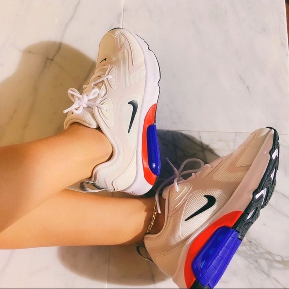 Air Max 200, multiple sizes available - Picture 5 of 9